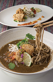 Asian Fusion Cafe&Resutaurant
摩波楽茶屋 Maharajyaya